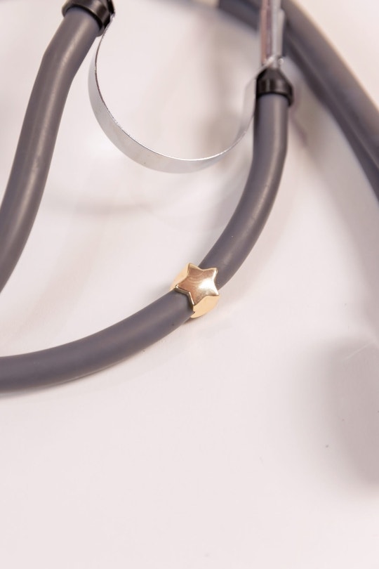 Charm Para Estetoscópio Estrela - Dourado